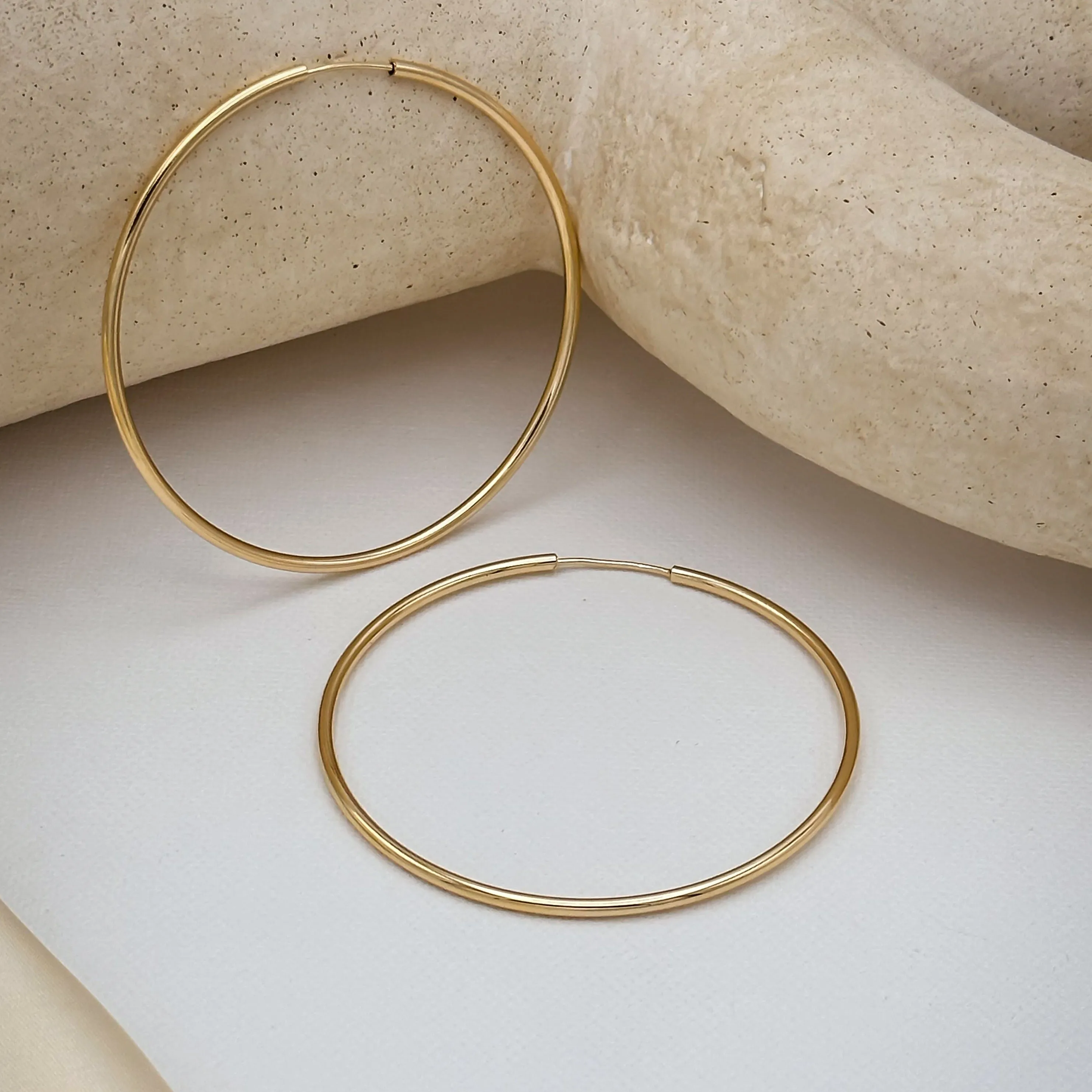 Ansli Large Seamless Hoop Earrings | Large