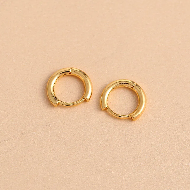 E163 gold huggie hoop earrings for everyday