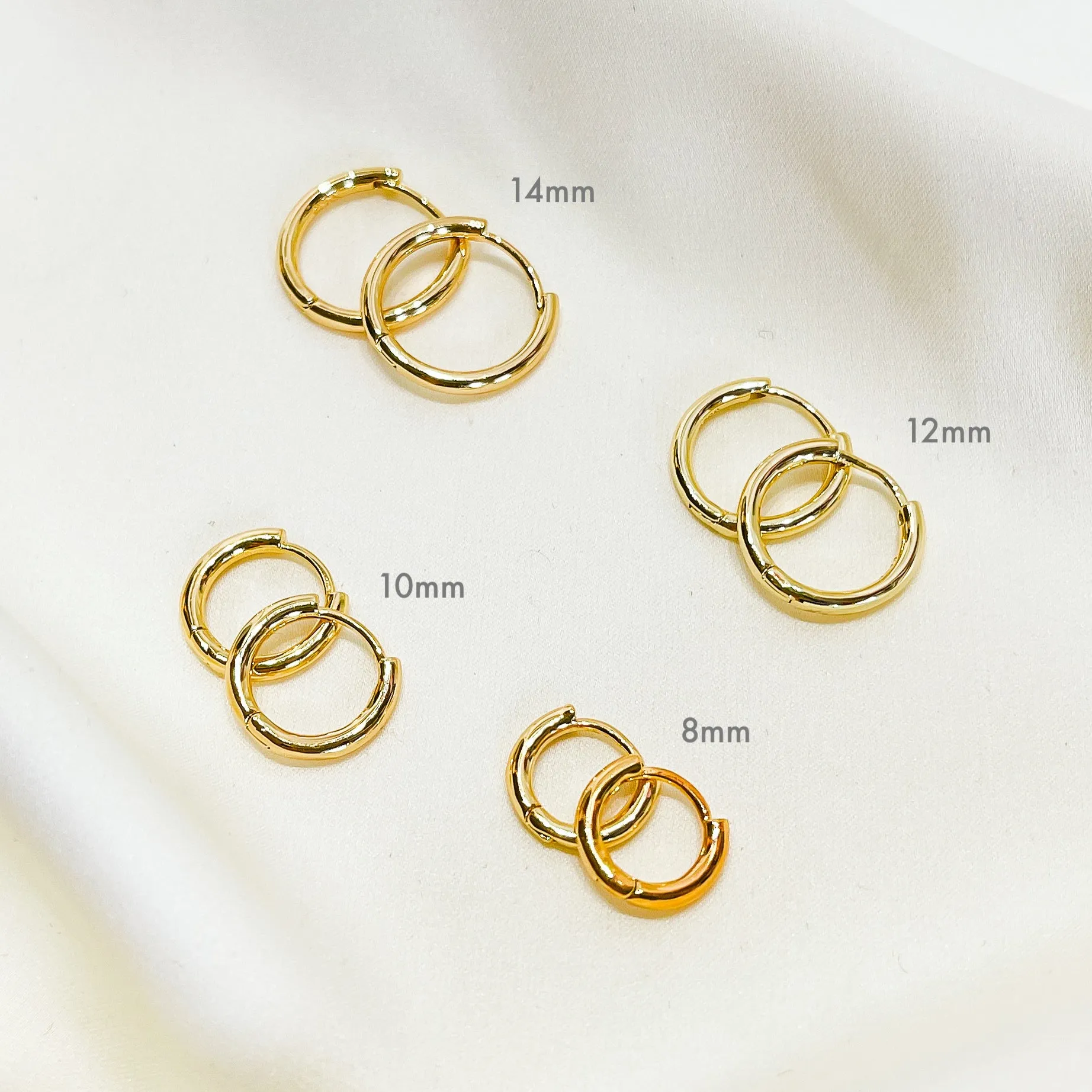 E163 gold huggie hoop earrings for everyday